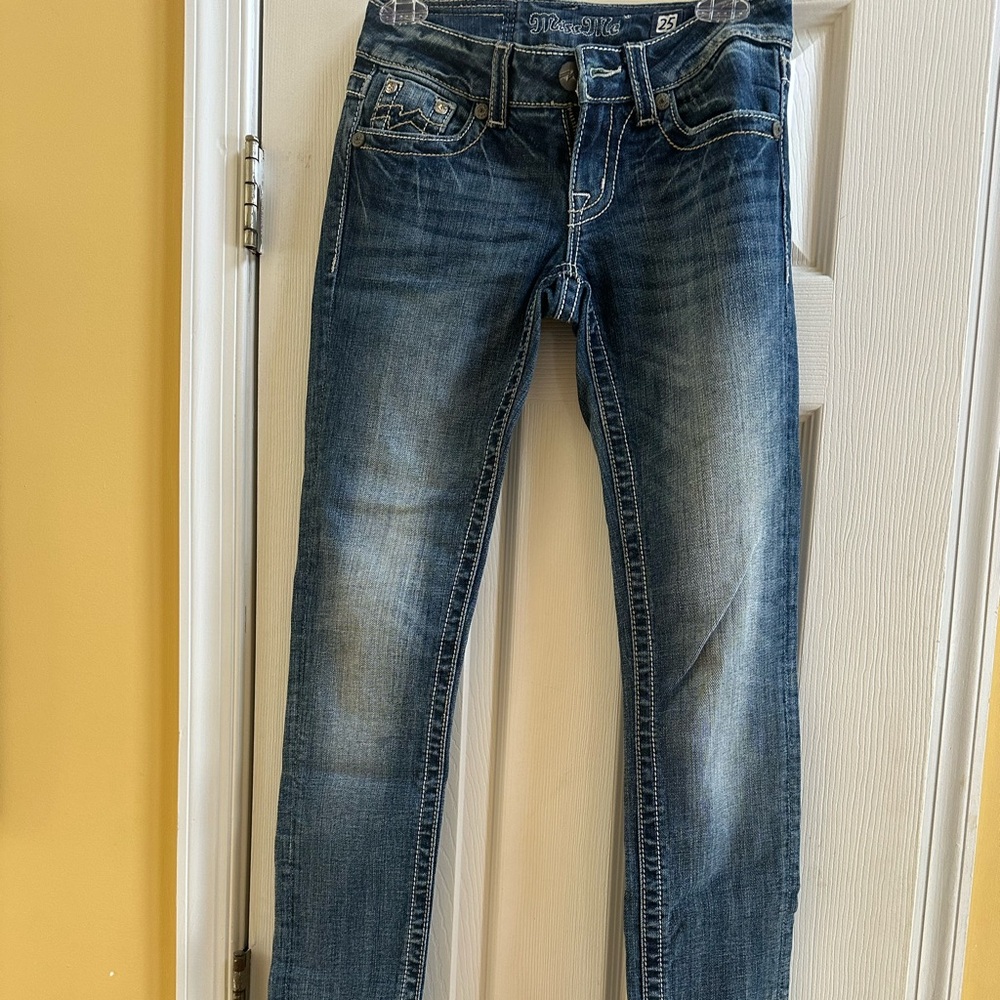 Blue skiny jean